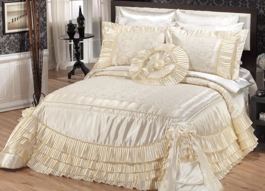 Красивые покрывала на кровать