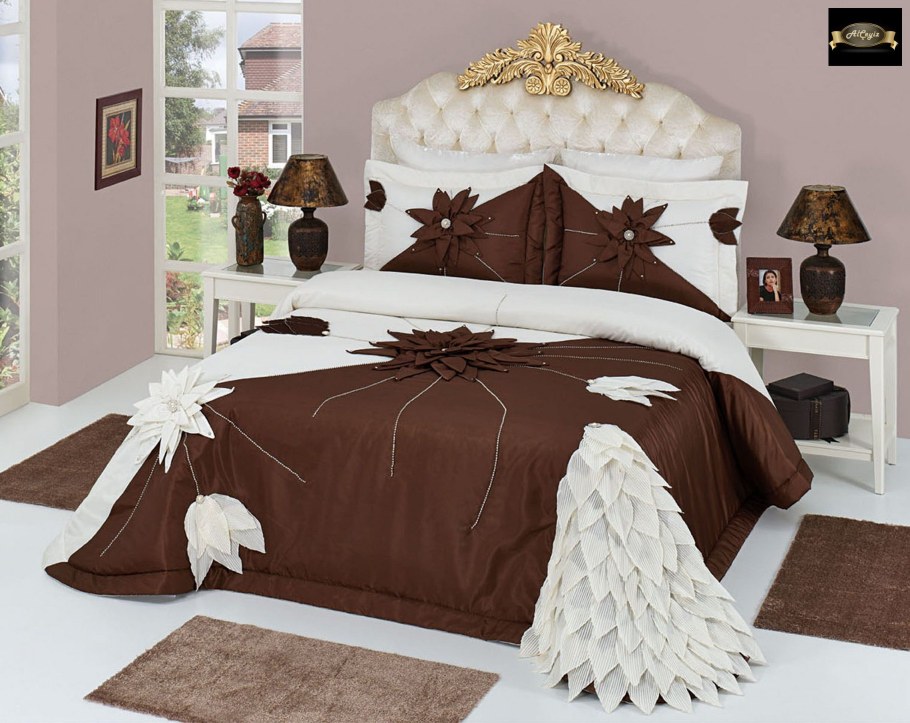 Декор для покрывала на кровать