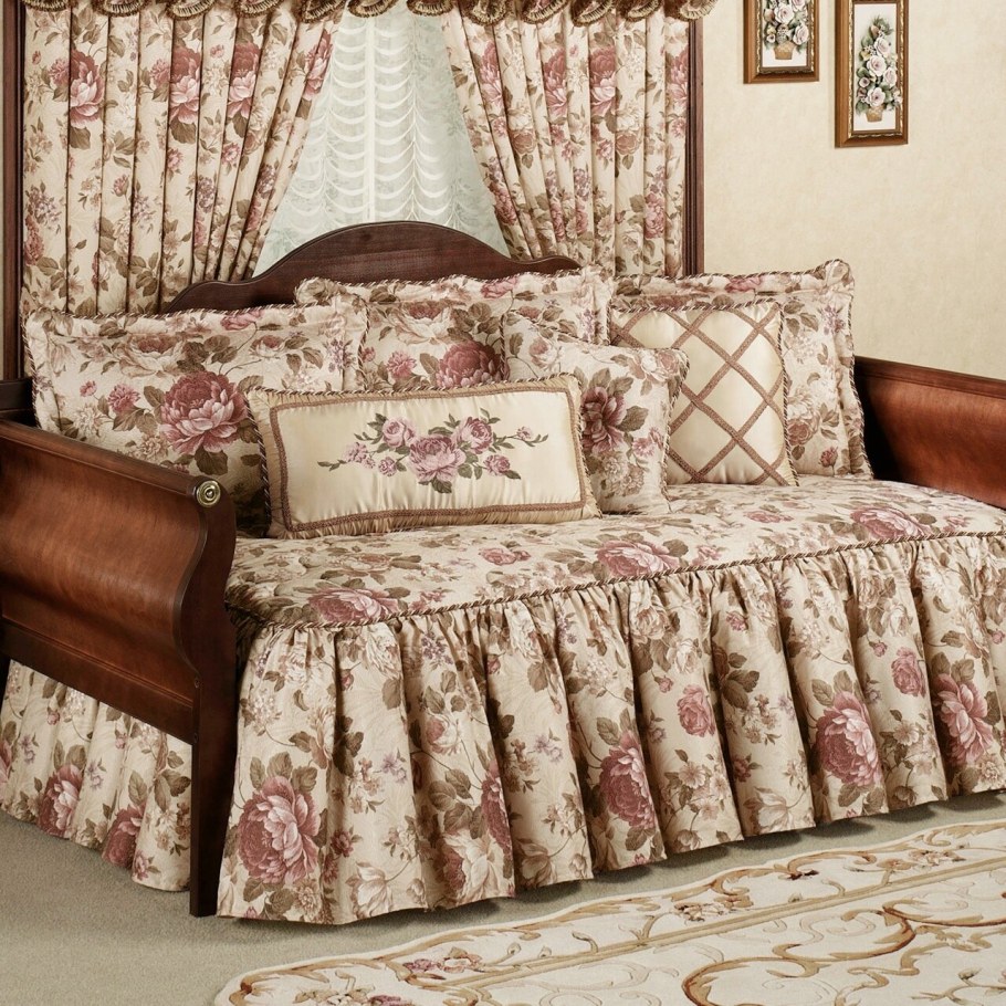 Покрывало на диван в спальню