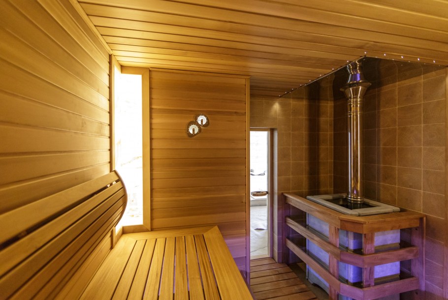 Баня с бассейном