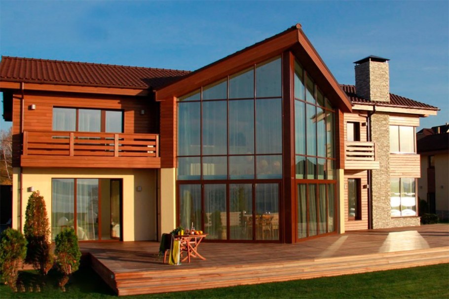 Домик с панорамными окнами