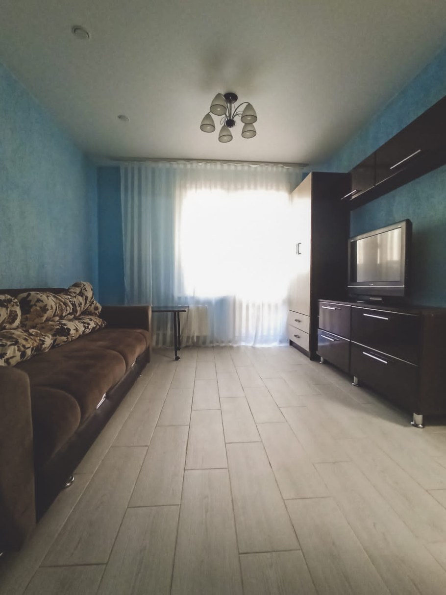 Пара делает ремонт