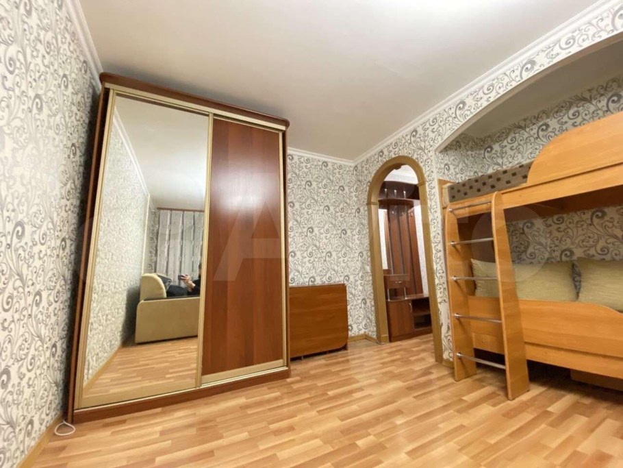 Люди делают ремонт