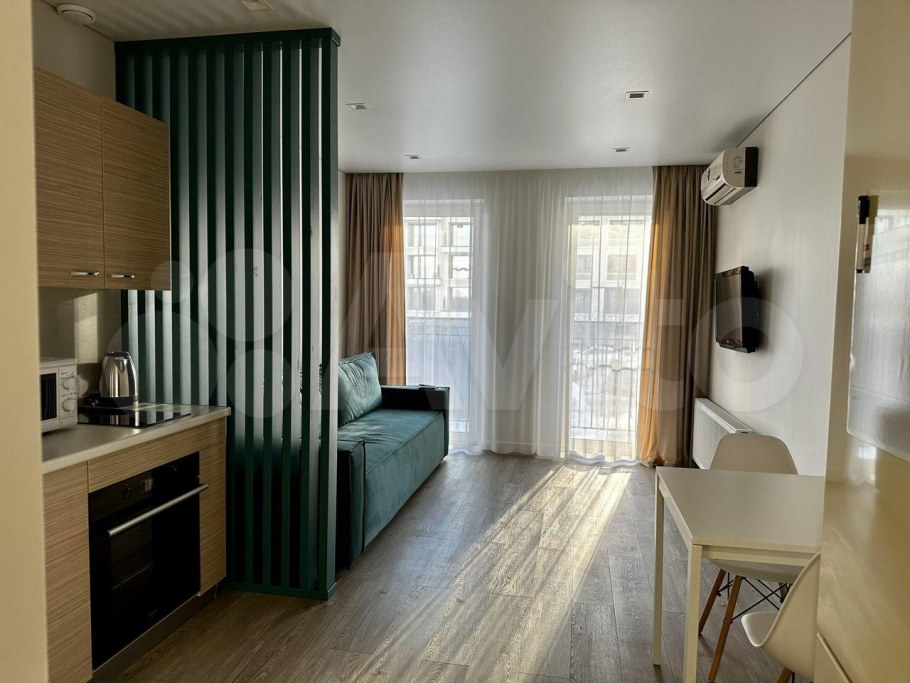 Семья делает ремонт