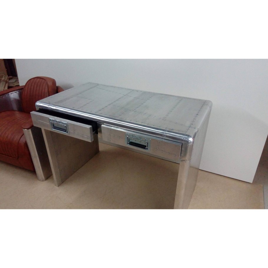 Стол крыло самолета