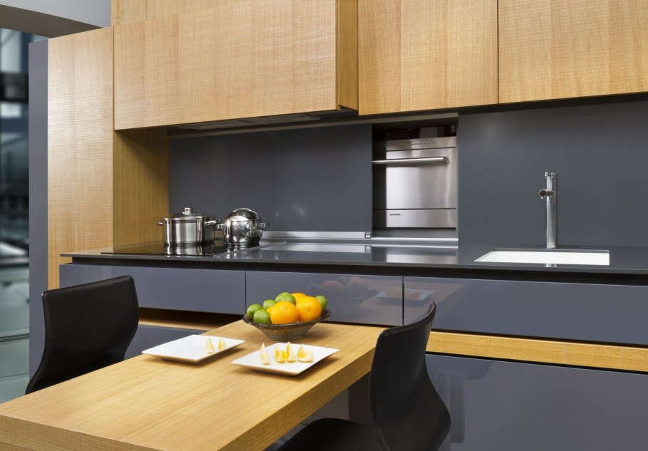 Сочетание матового и глянцевого фасада кухни
