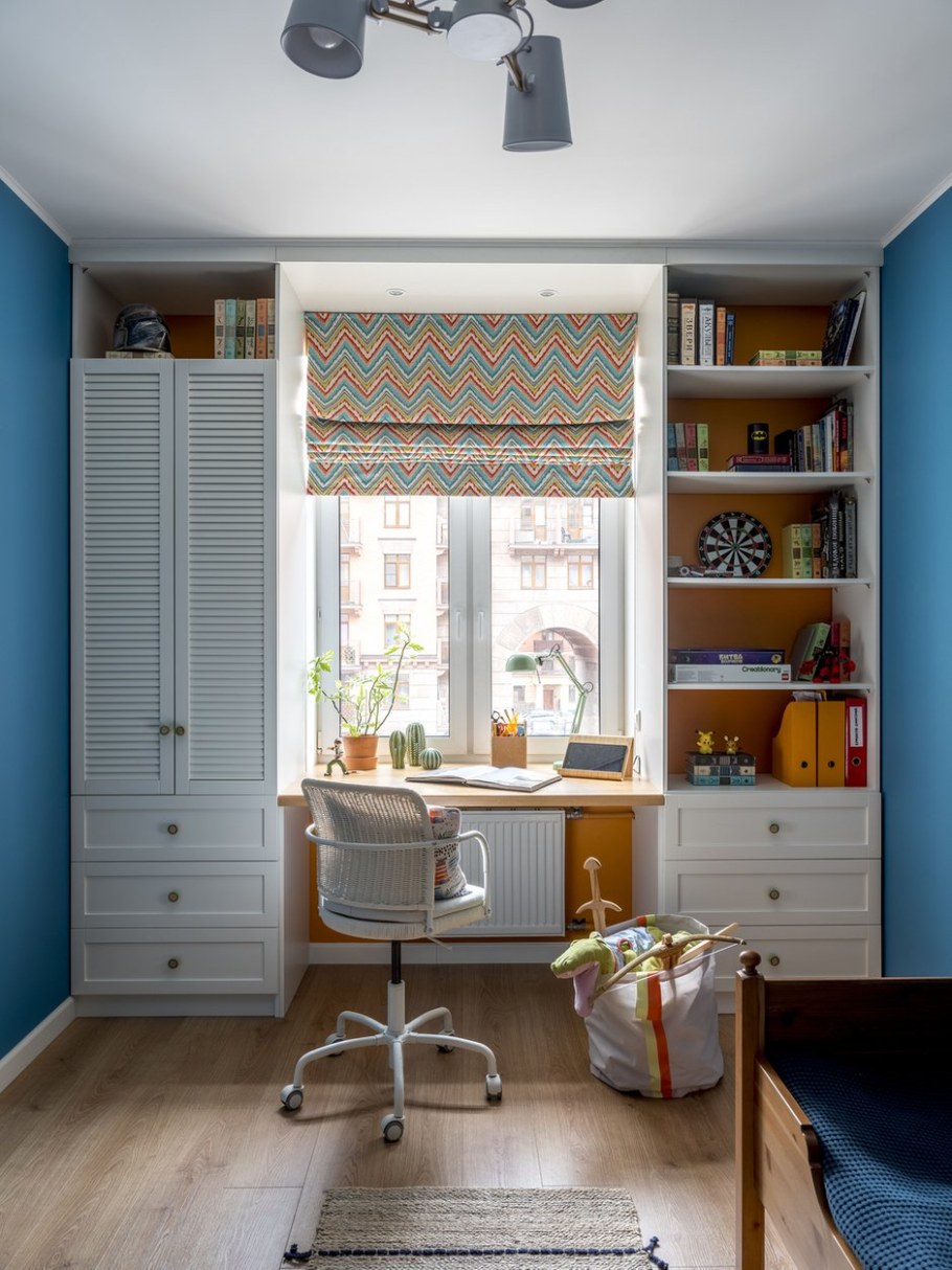Маленькая детская комната для школьника
