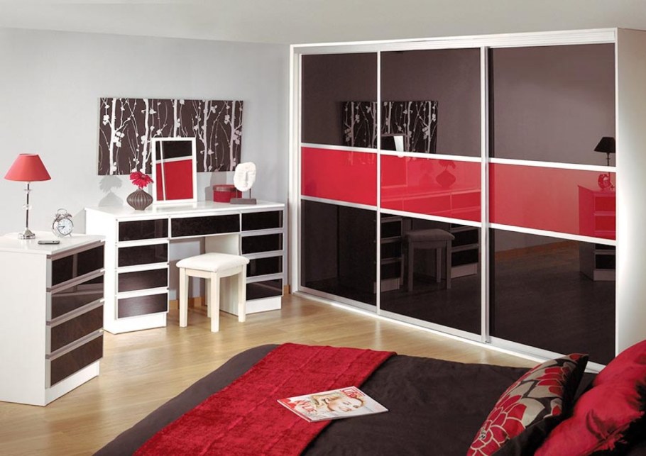 Шкаф в комнату