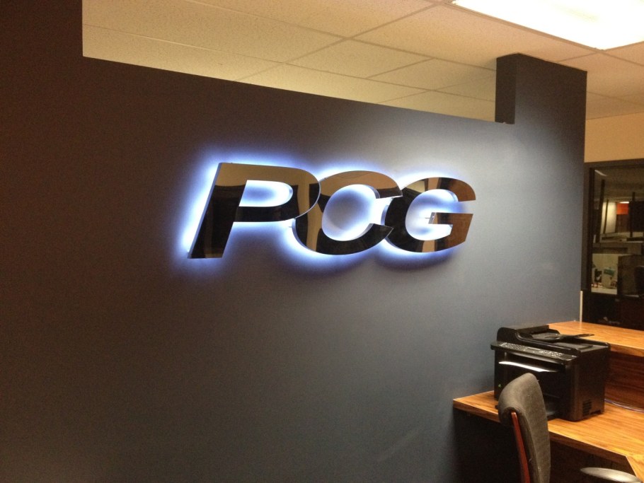 Логотип с контражурной подсветкой