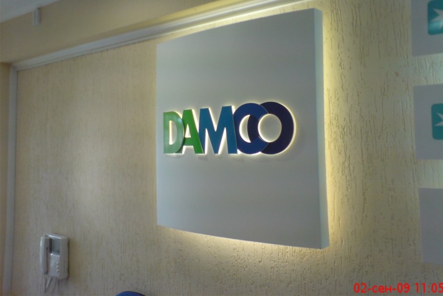 Световой короб в интерьере