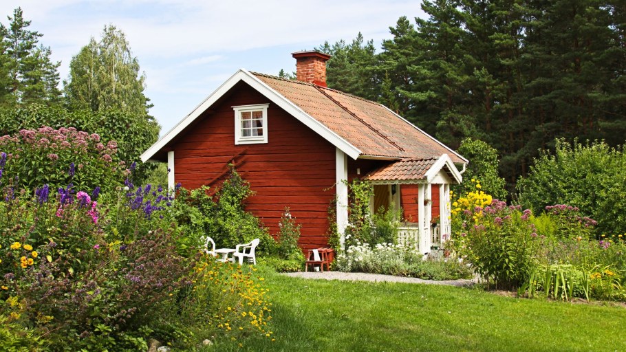 Небольшой деревенский домик