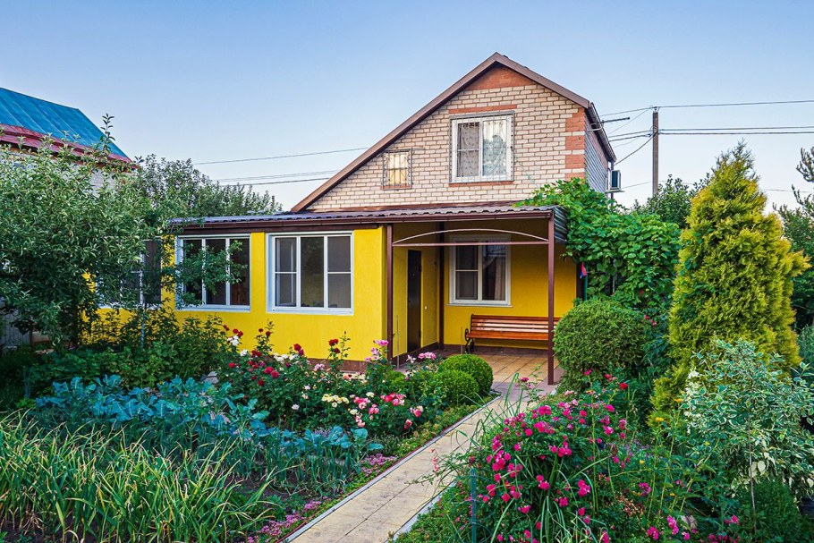 Палисад мальвы деревня