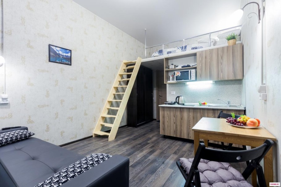 Двухъярусная комната в коммуналке