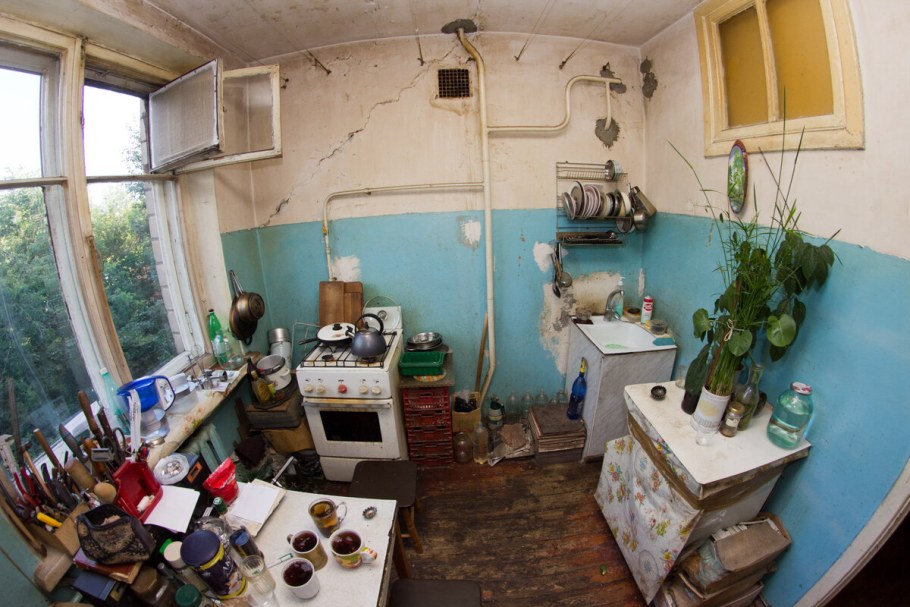 Интерьер в комнате в коммунальной квартире