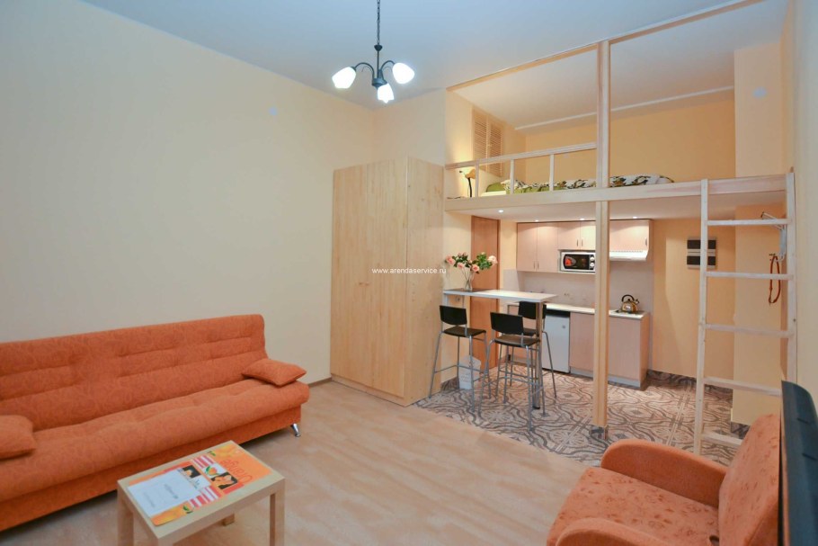 Интерьер комнаты в коммуналке