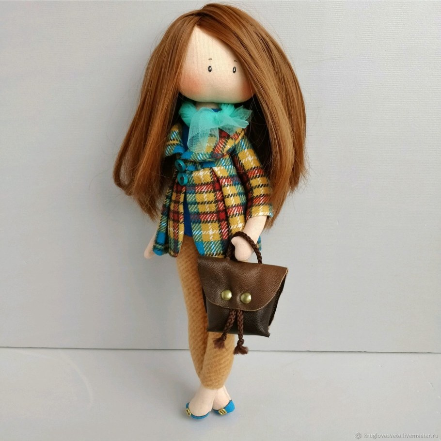 Интерьерная кукла в пальто