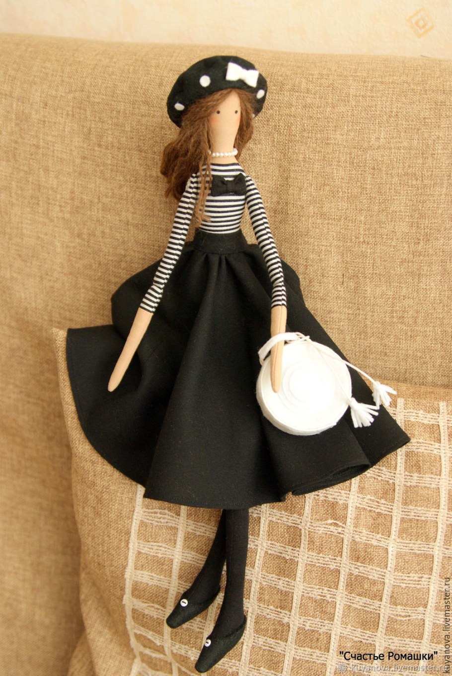 Стильная одежда для интерьерных кукол кукол