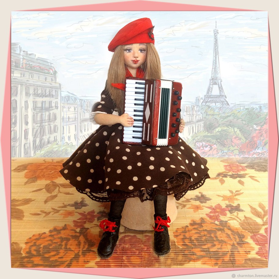 Текстильная кукла с микрофоном