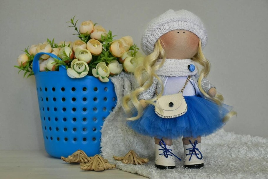 Авторская кукла с зонтиком