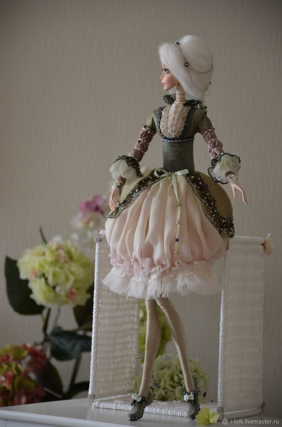 Интерьерная кукла Парижанка