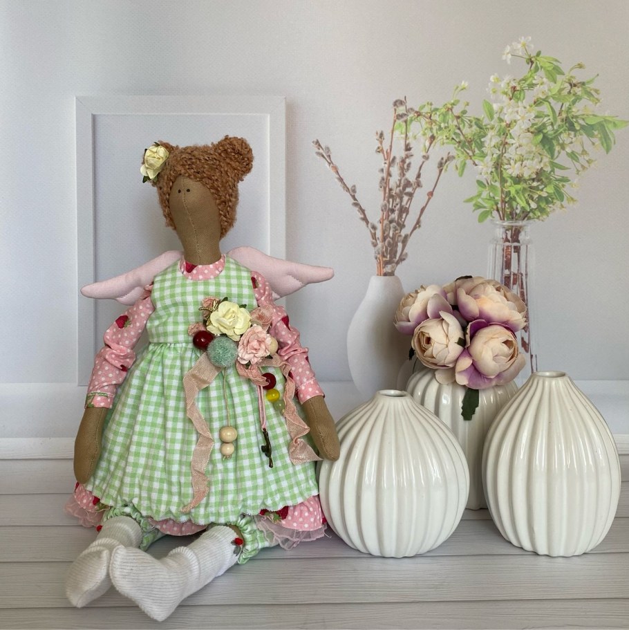 Кукла Снежка большеножка