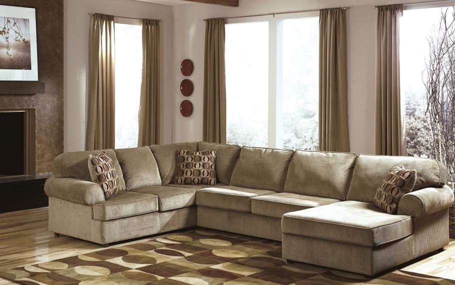 Мягкий уголок в гостиную