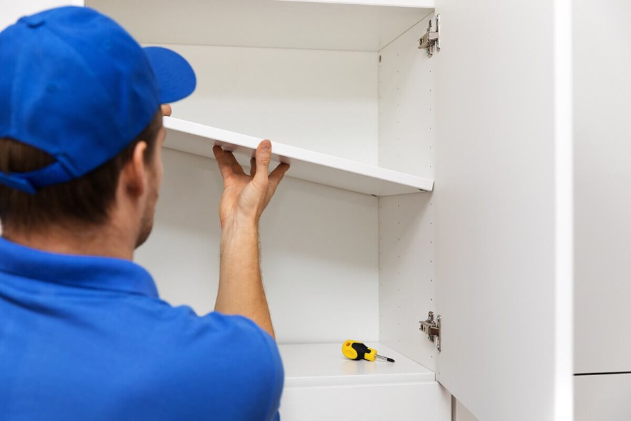 Монтаж полки