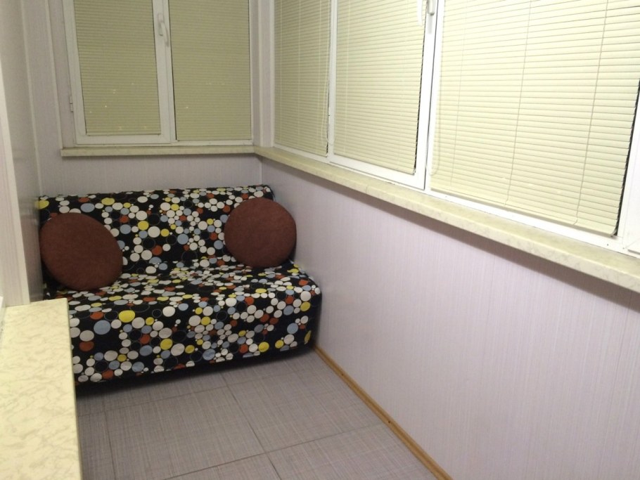 Диван на лоджию со спальным местом