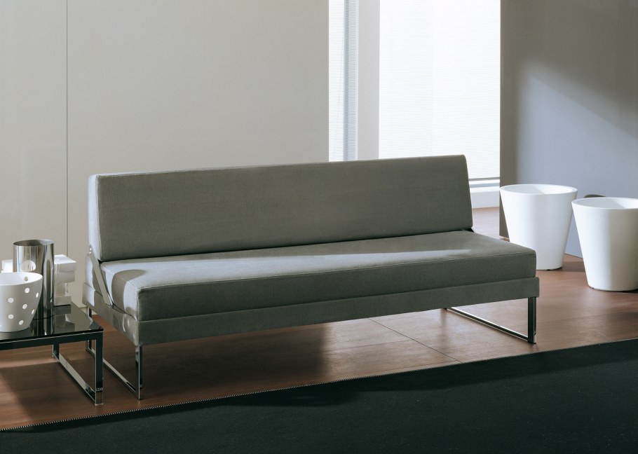 Диван на высоких ножках раскладной