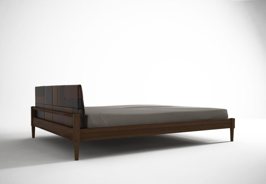 Кровать на металлических ножках