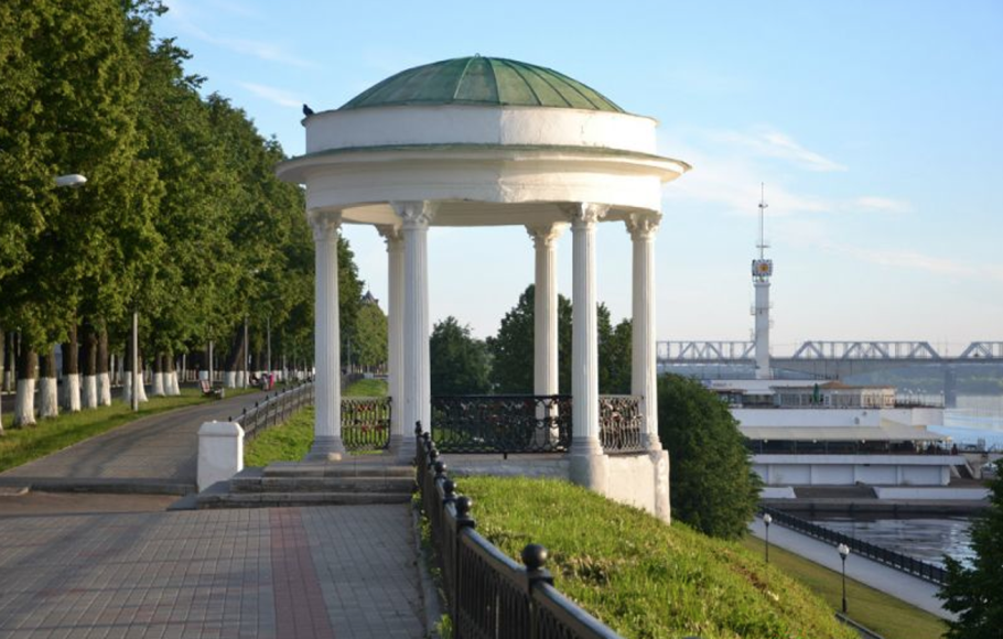 Ярославль люди на набережной