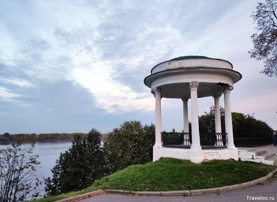 Волжская набережная Ярославль Губернаторская беседка