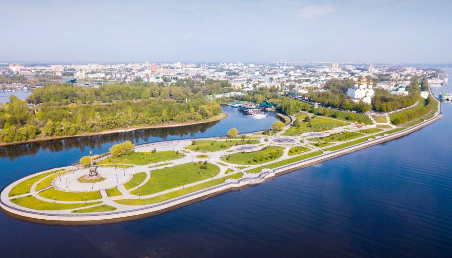 Стрелка Волги и Которосли Ярославль