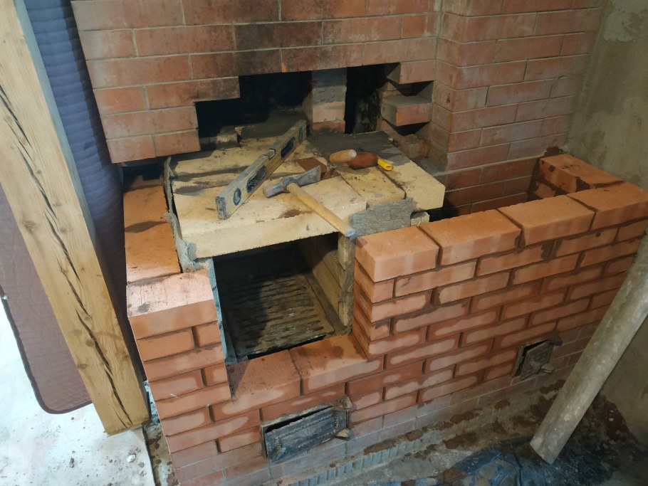 Перекладка топки печи