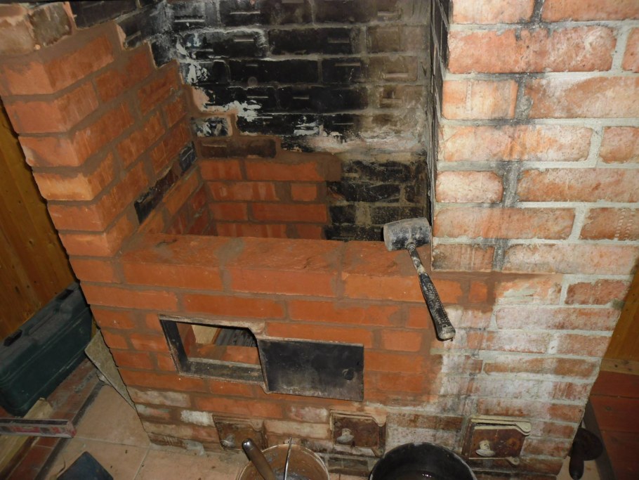 Перекладка топки печи