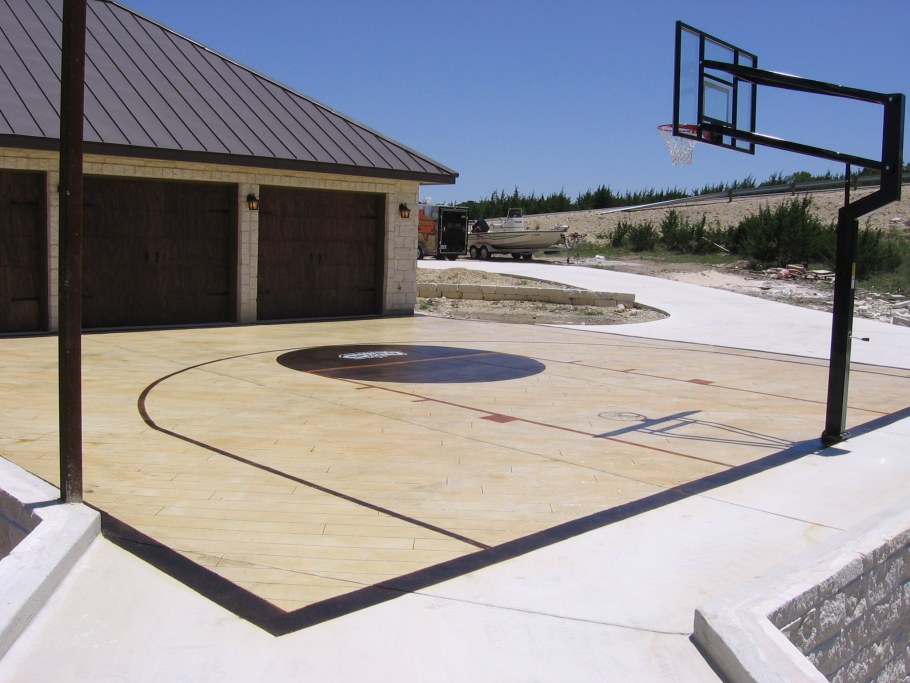 Баскетбольная площадка на участке