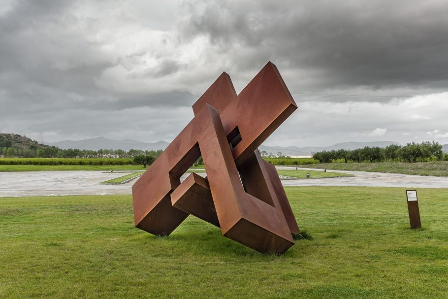 Кортеновская сталь скульптура ландшафт