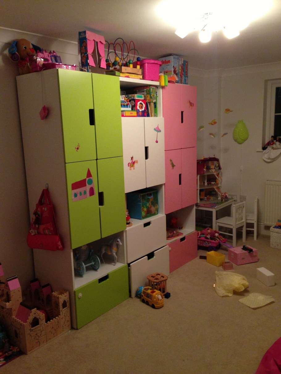 Стеллаж икеа СТУВА В детской