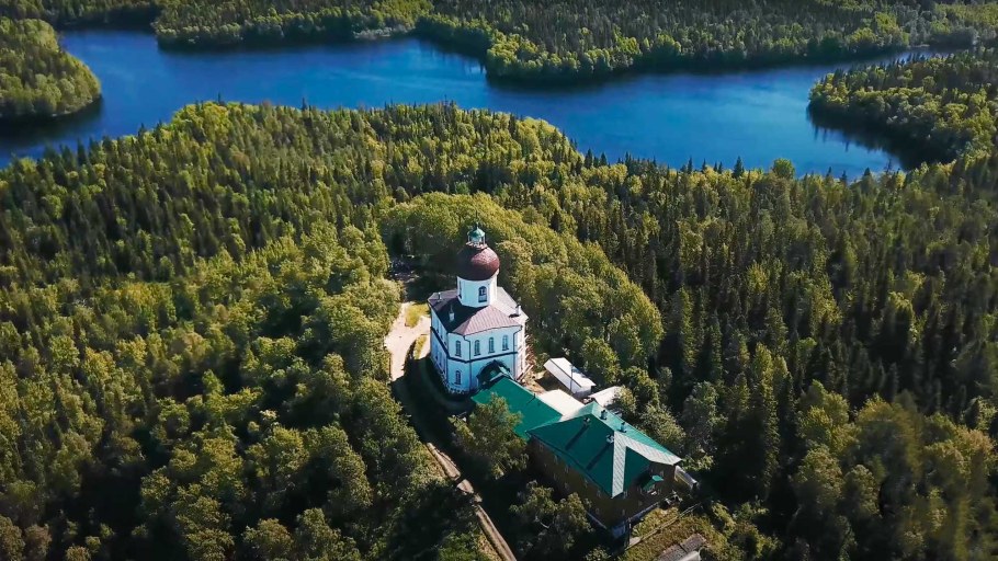 Лес Тайга река Вильва