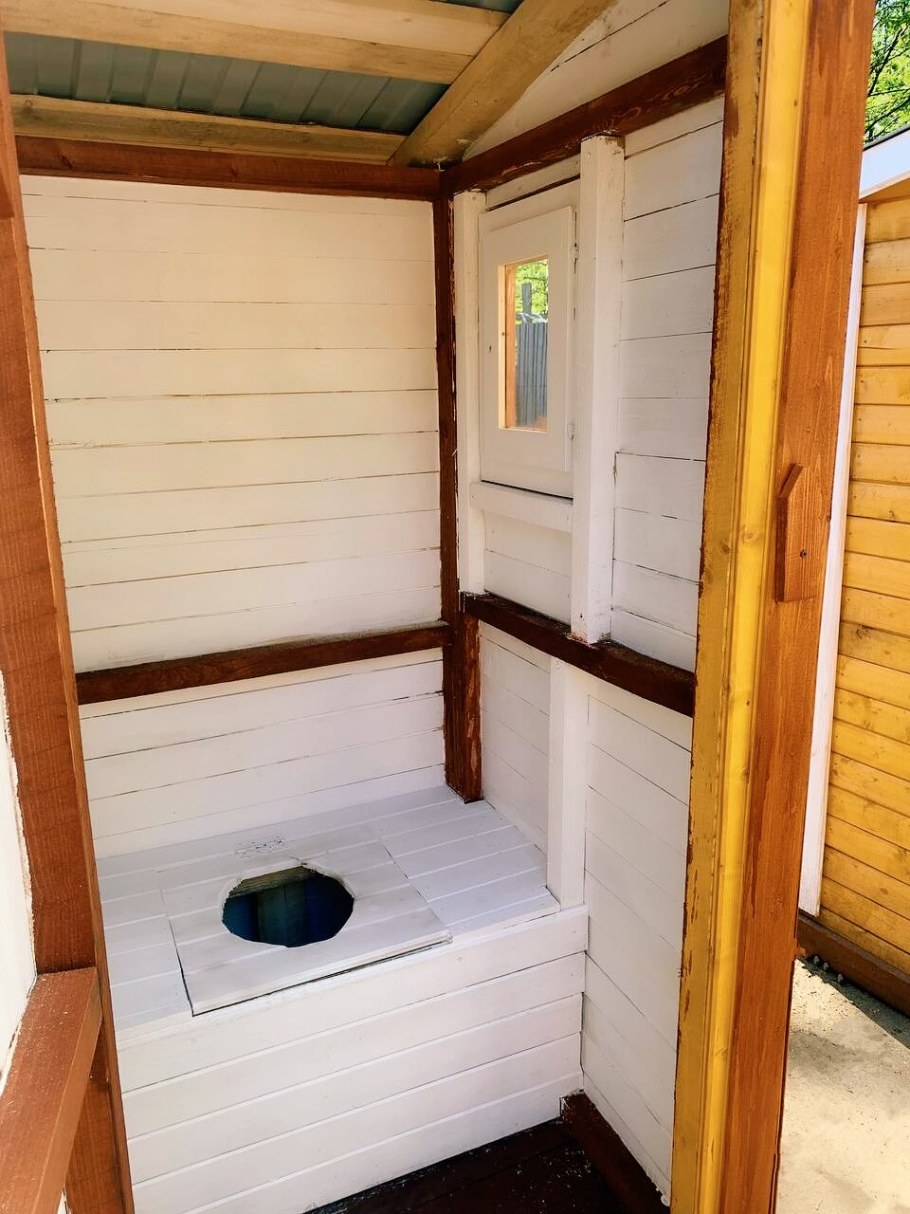 Уличный туалет для дачи