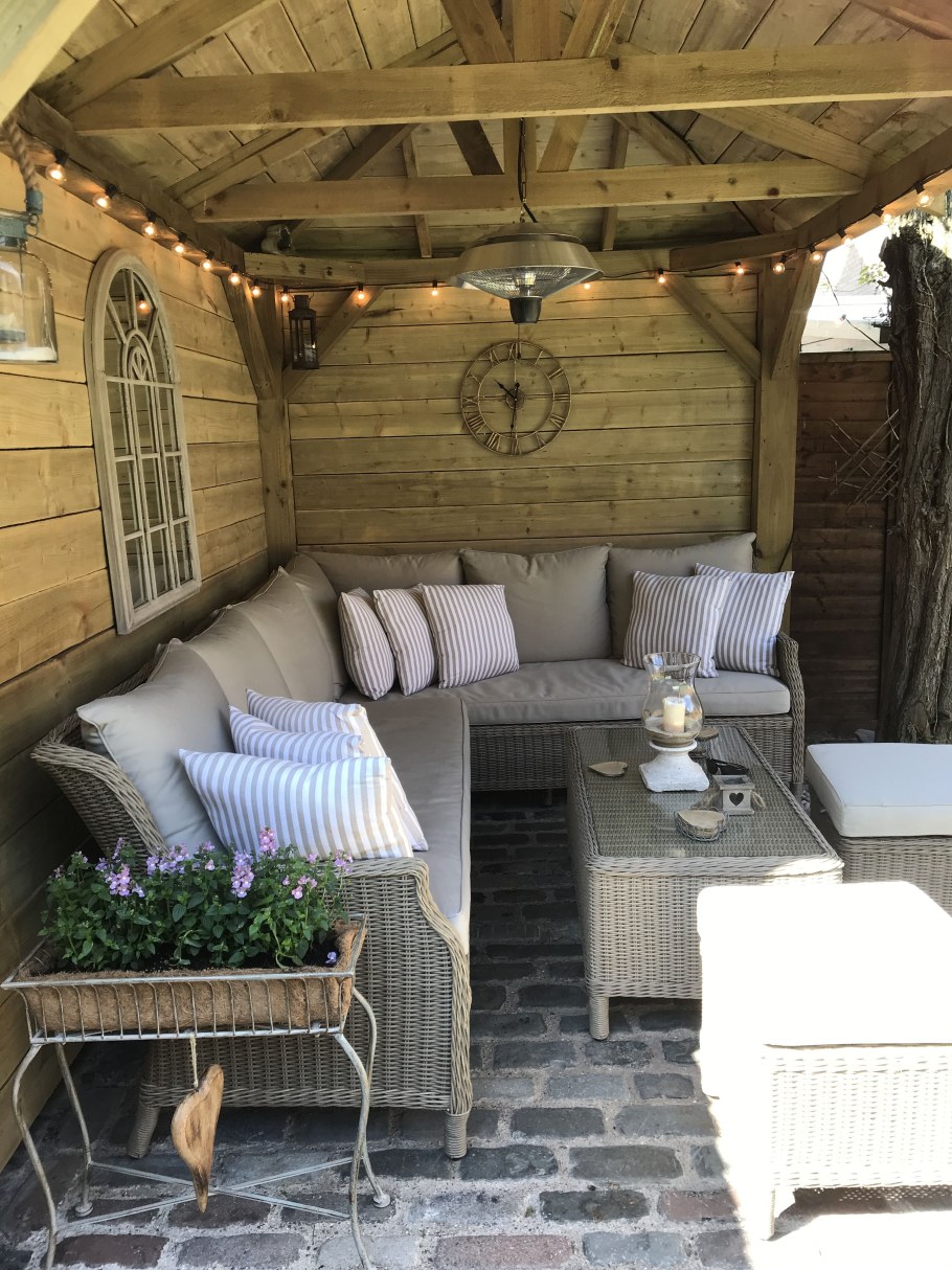 Уютная беседка