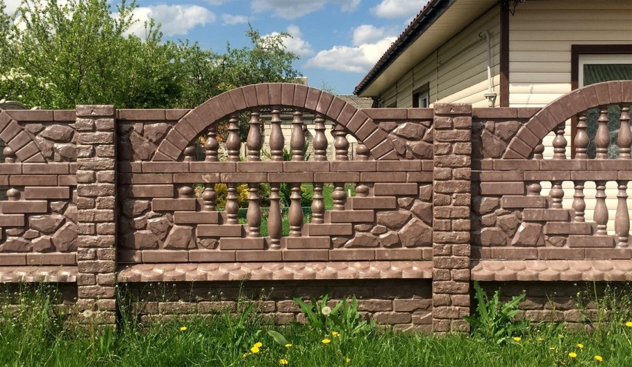 Забор из необрезной доски