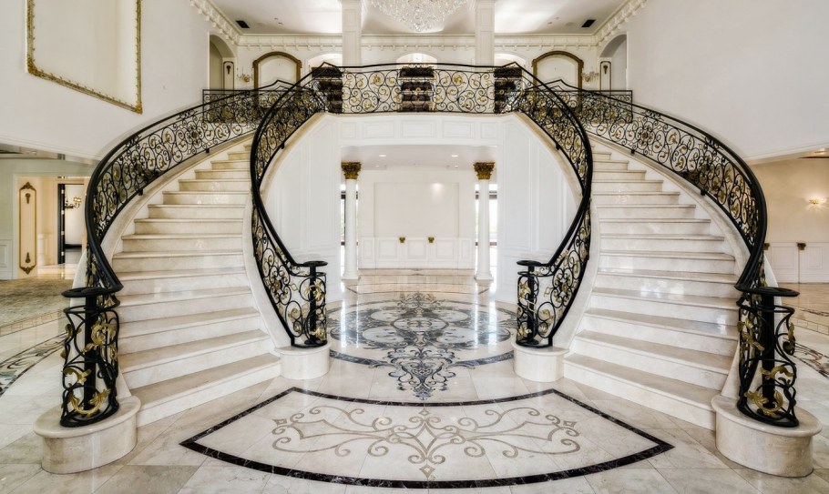 Красивые мраморные лестницы