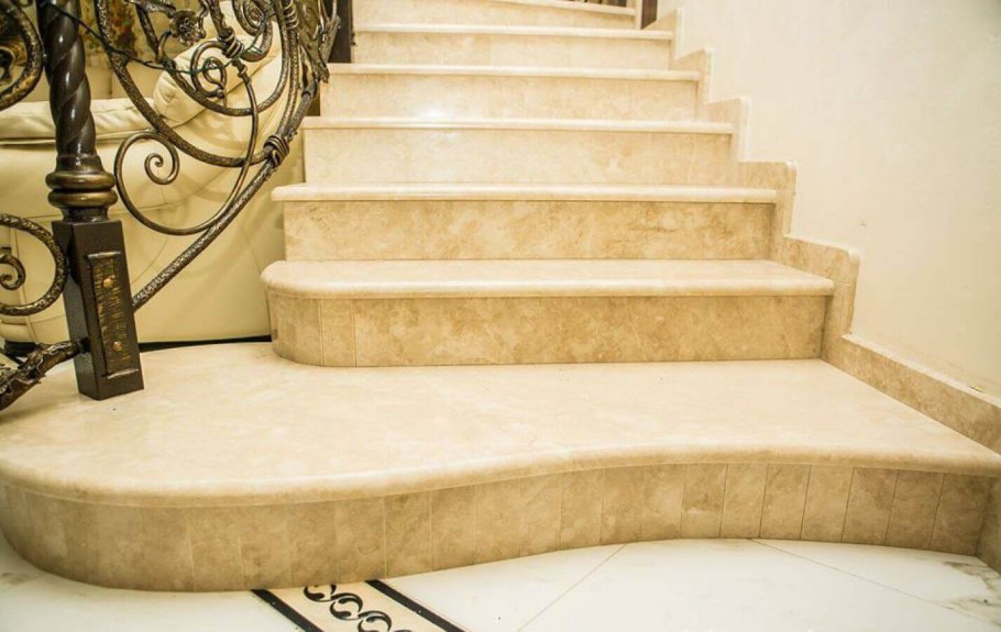 Ступени из мрамора