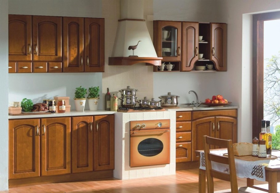 Деревянный кухонный гарнитур