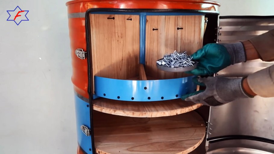 Винный шкаф деревянный бочка 85 евро