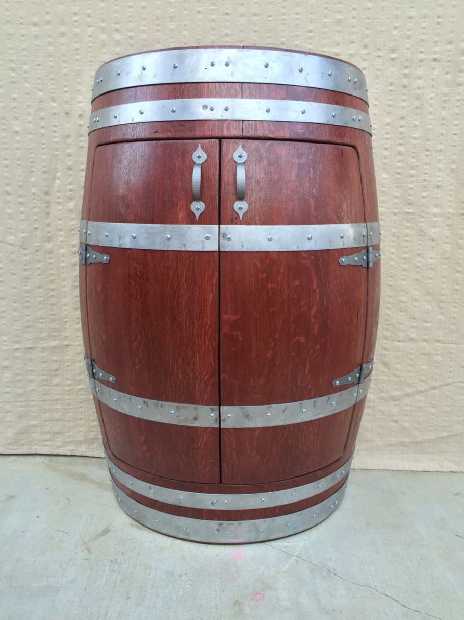 Шкаф из бочки для инструмента