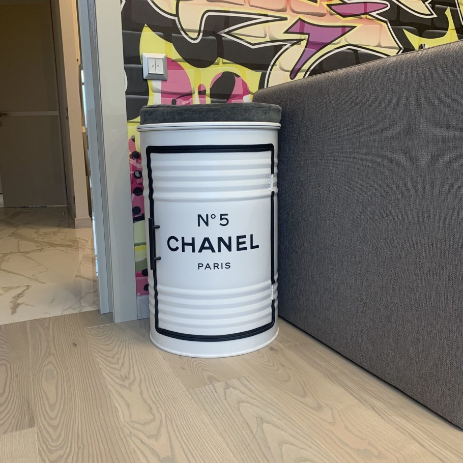 Полки из деревянной бочки