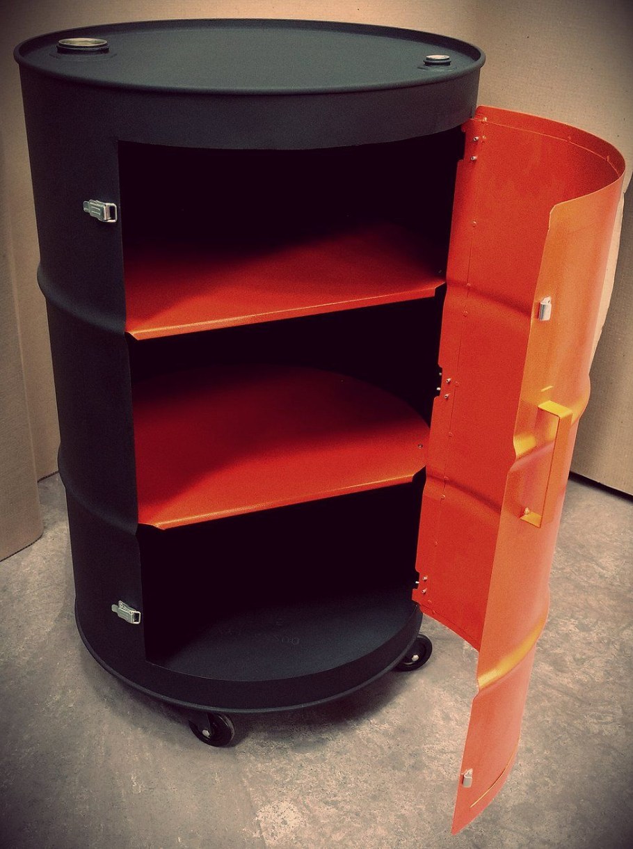 Тумба для инструмента из бочки