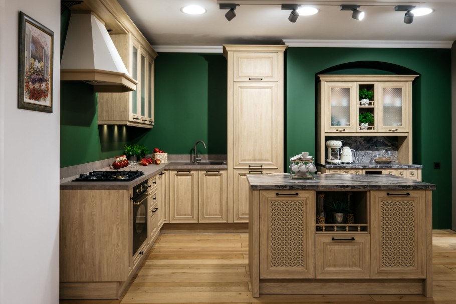 Стенки из натурального дерева